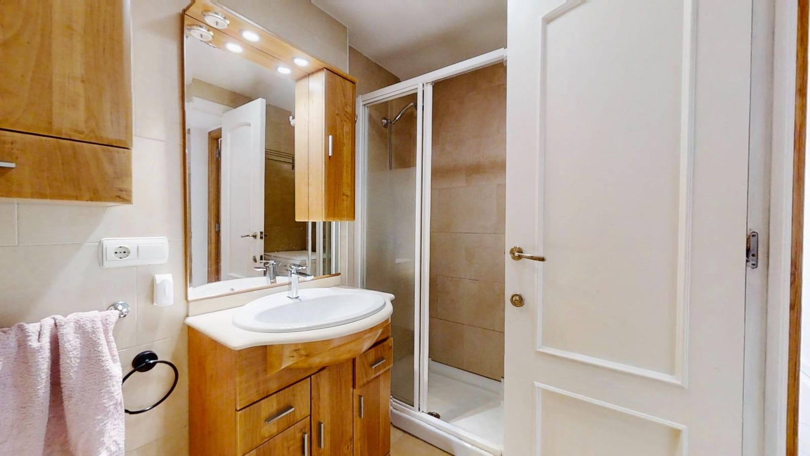 2 bedroom Penthouse for rent in Torrevieja - € 800 (Ref: 9390989)