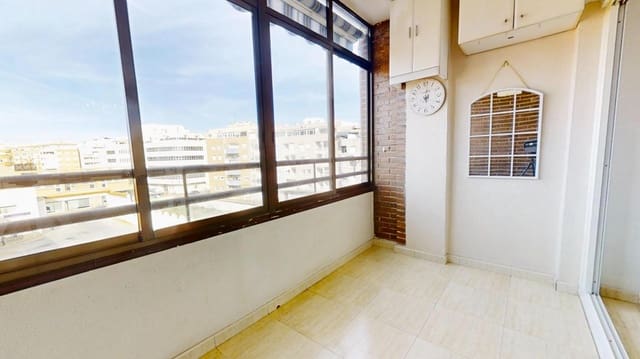 2 bedroom Penthouse for rent in Las Piscinas Naturales, Torrevieja - € 800 (Ref: 9390989)