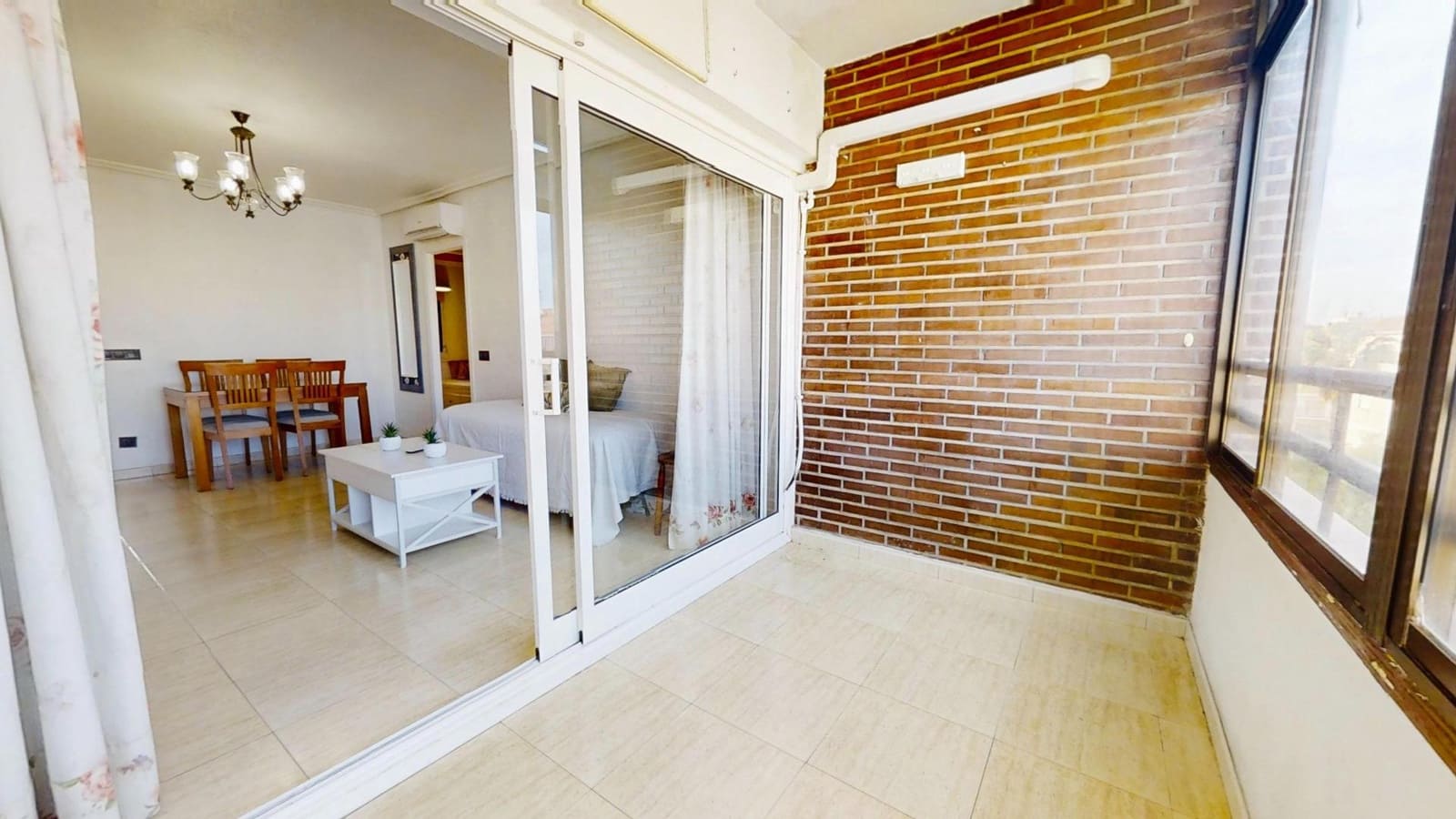 2 bedroom Penthouse for rent in Torrevieja - € 800 (Ref: 9390989)
