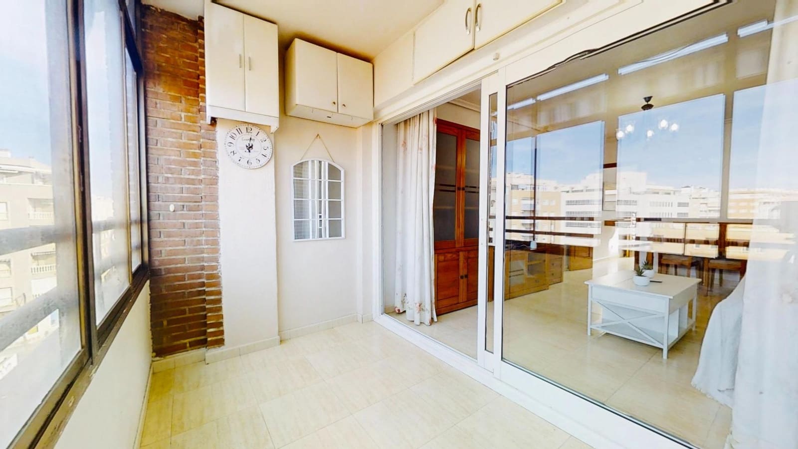 2 bedroom Penthouse for rent in Torrevieja - € 800 (Ref: 9390989)