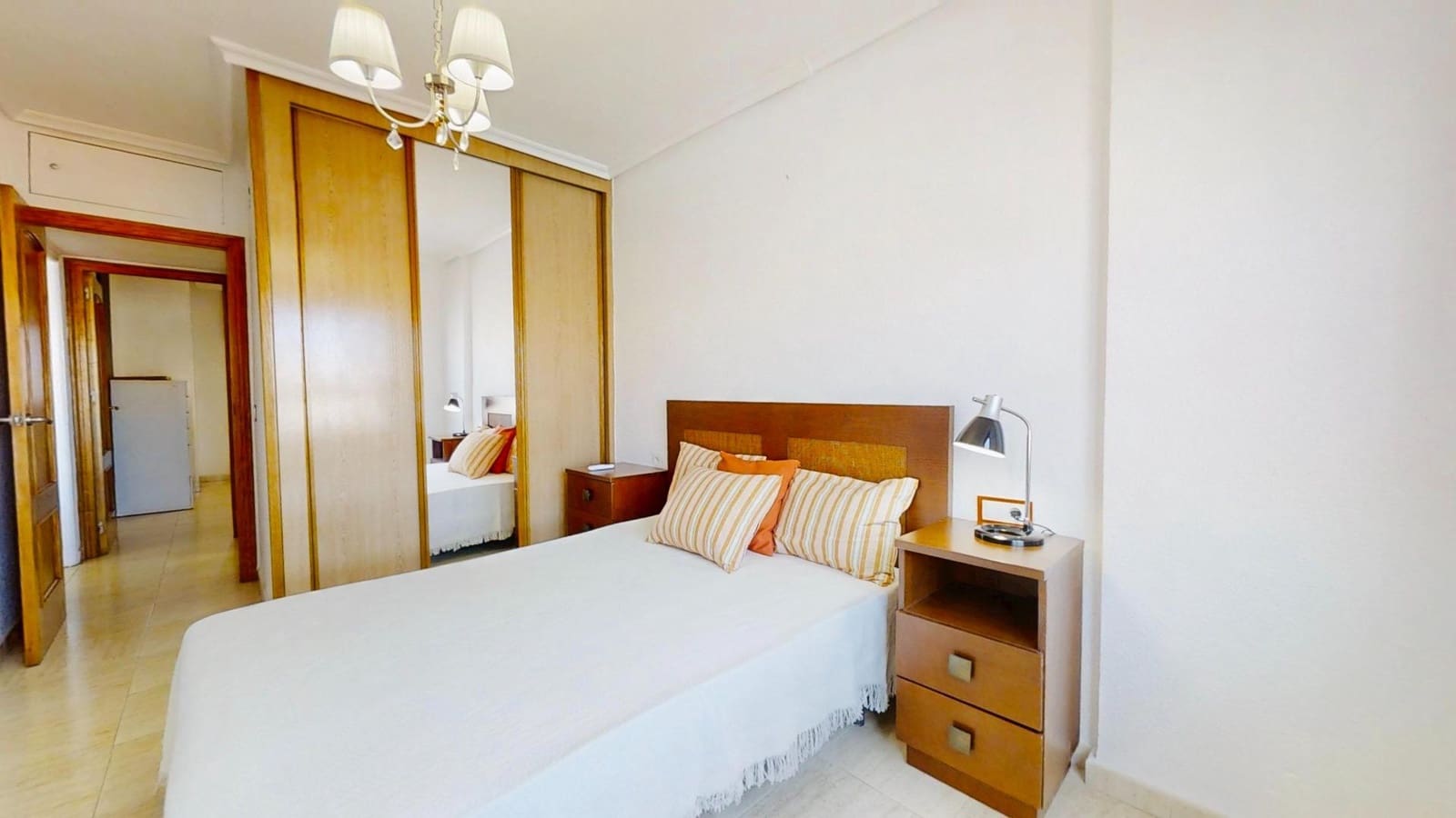 2 bedroom Penthouse for rent in Torrevieja - € 800 (Ref: 9390989)