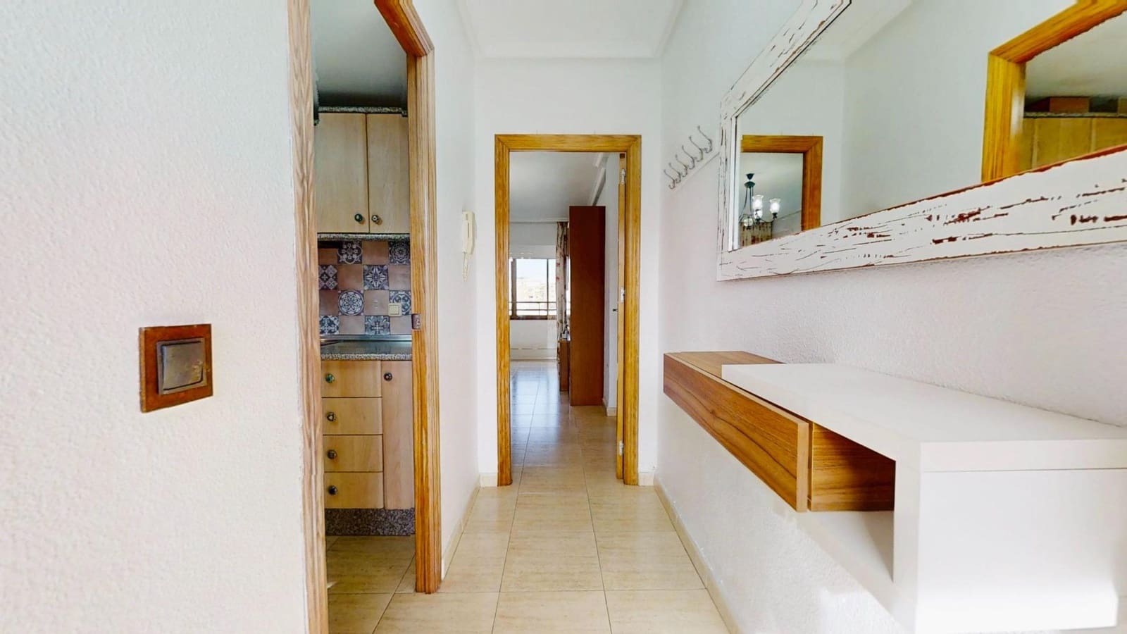 2 bedroom Penthouse for rent in Torrevieja - € 800 (Ref: 9390989)