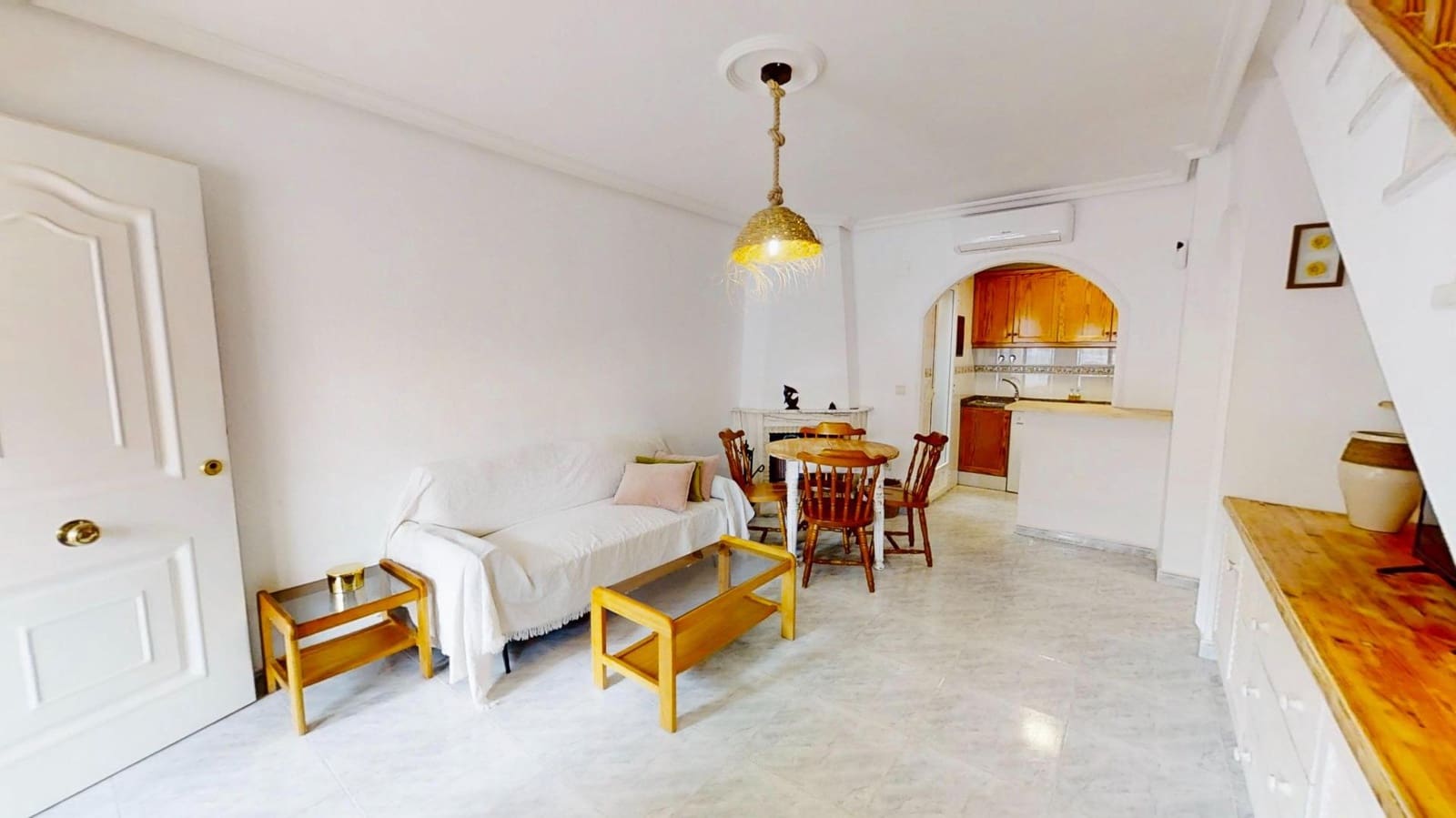 3 camera da letto Appartamento da affittare in Torrevieja con piscina - 1.100 € (Rif: 9390990)