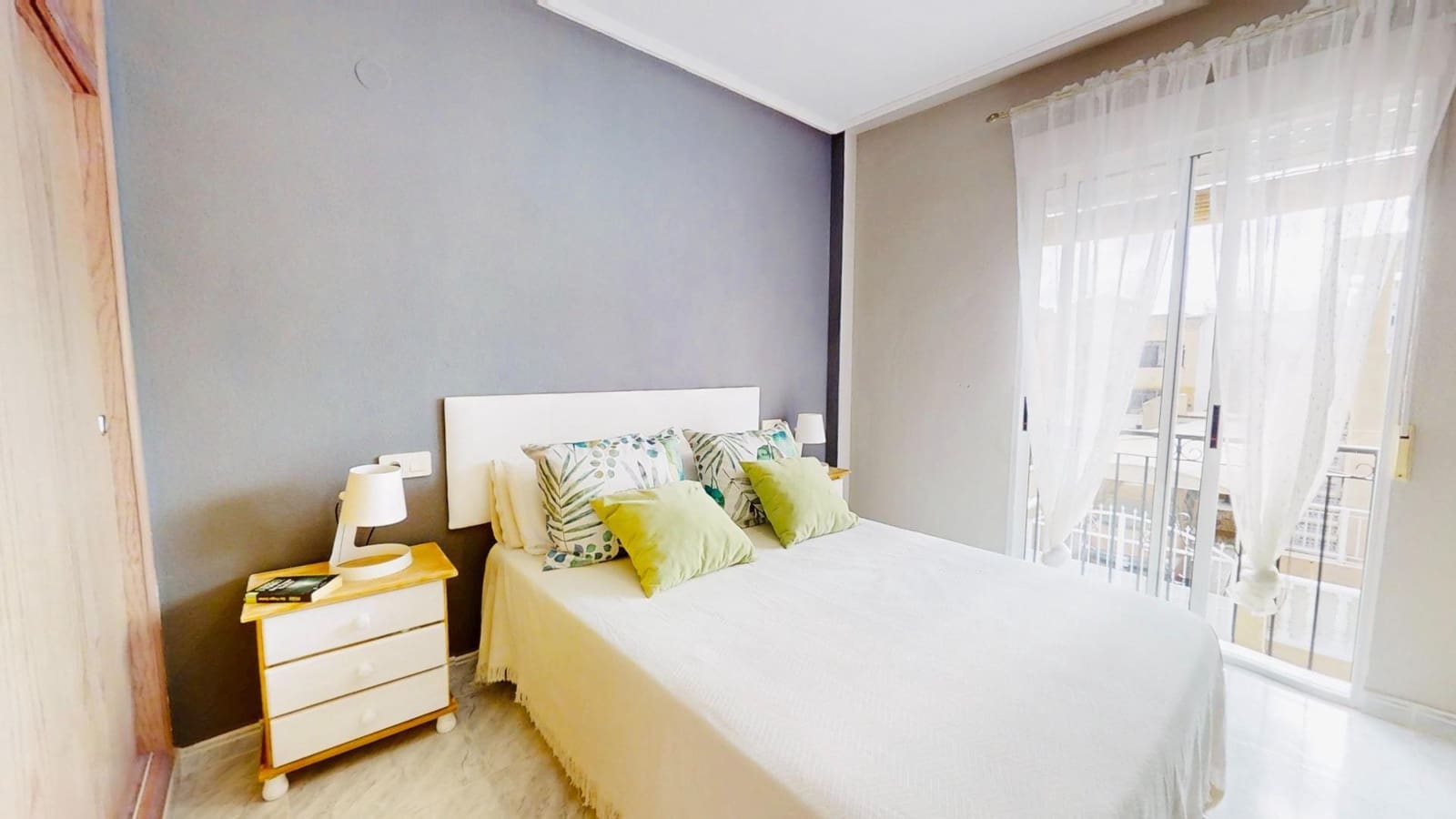 3 camera da letto Appartamento da affittare in Torrevieja con piscina - 1.100 € (Rif: 9390990)