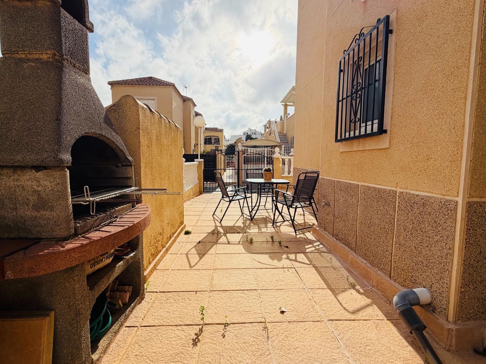 3 camera da letto Appartamento da affittare in Torrevieja con piscina - 1.100 € (Rif: 9390990)