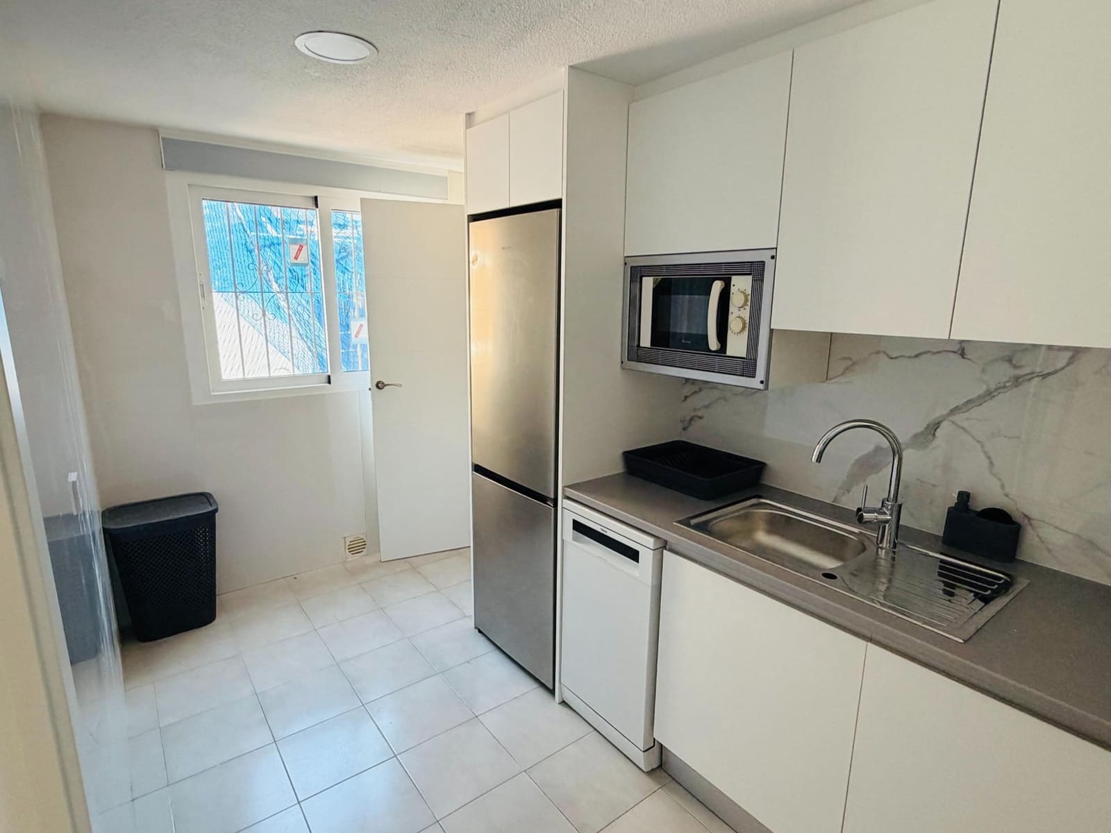 2 bedroom Flat for holiday rental in Torrevieja - € 1,600 (Ref: 9431142)