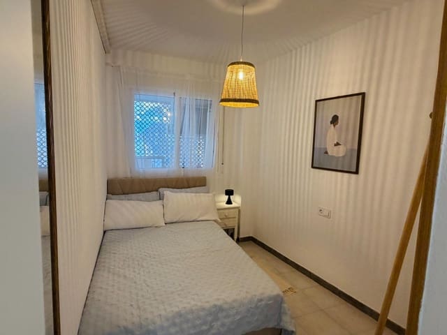   2 soveværelse   ferieLejlighed i Centro, Torrevieja   - € 1.600 (Ref: 9431142)