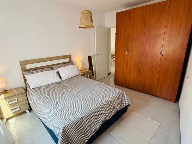   2 soveværelse   ferieLejlighed i Centro, Torrevieja   - € 1.600 (Ref: 9431142)