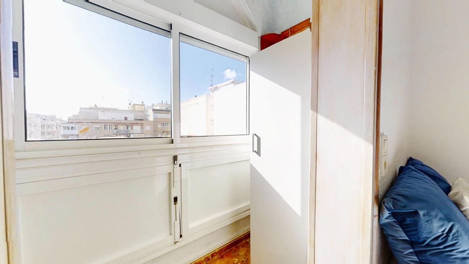 2 soverom Leilighet til salgs i Torrevieja med garasje - € 135 000 (Ref: 9470494)