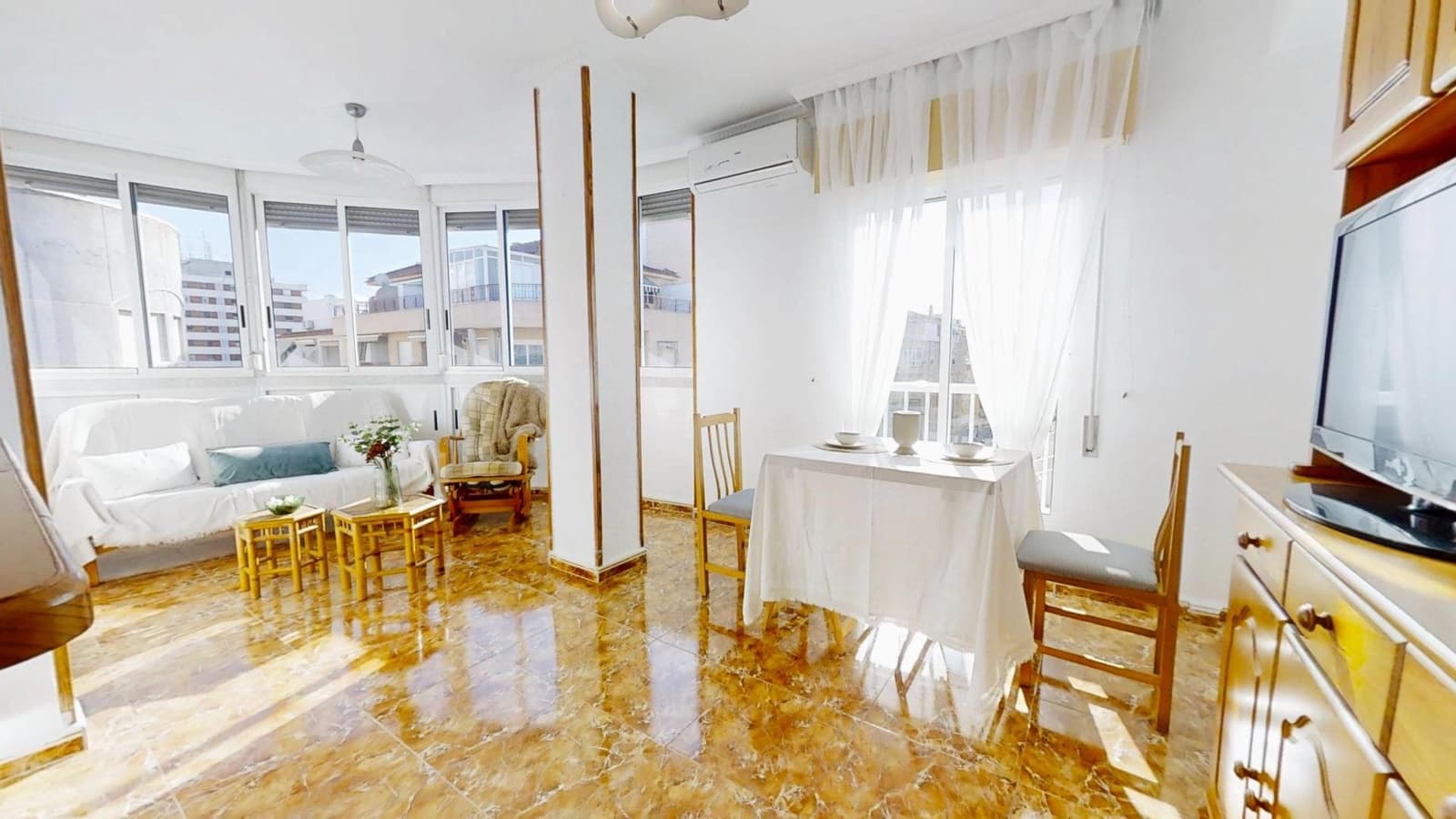 2 soverom Leilighet til salgs i Torrevieja med garasje - € 135 000 (Ref: 9470494)