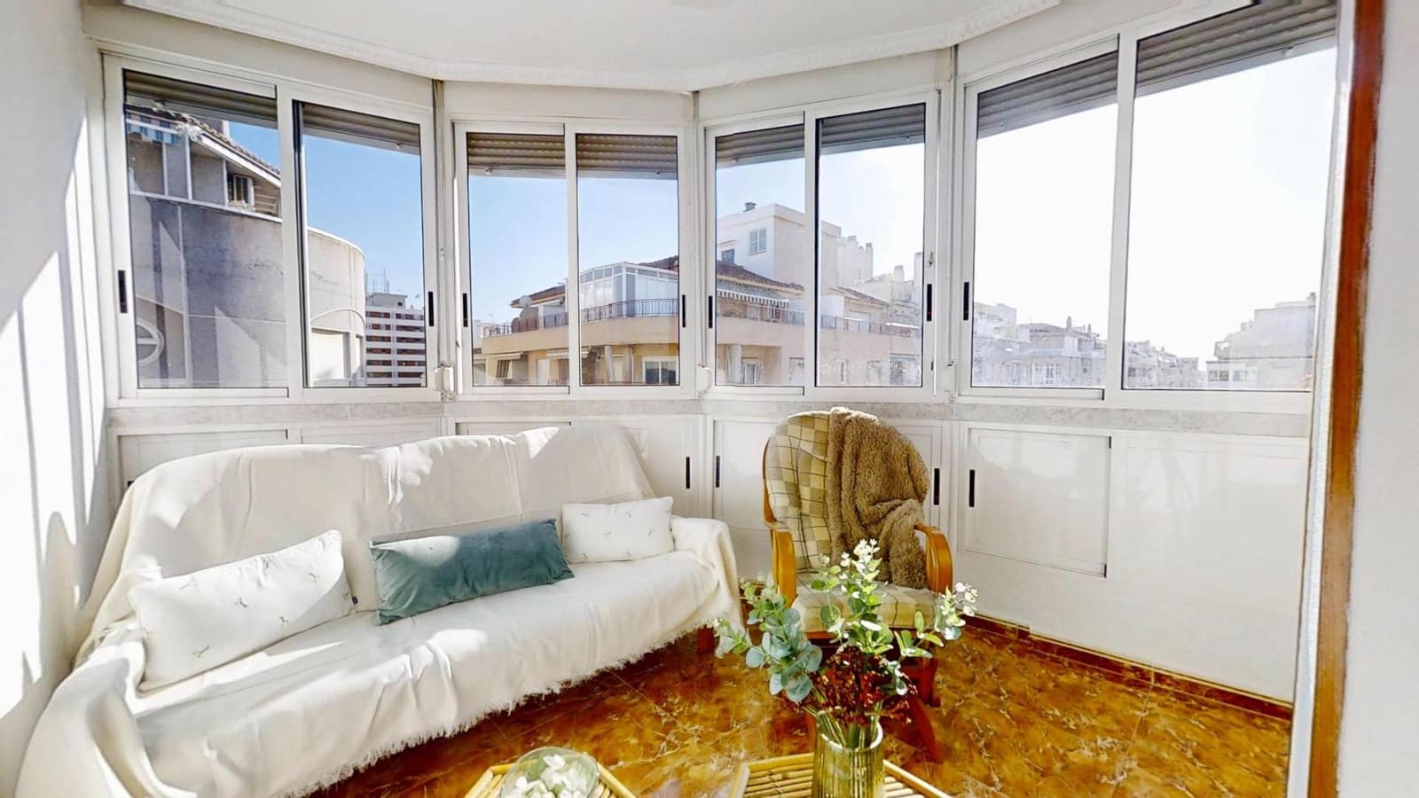 2 soverom Leilighet til salgs i Torrevieja med garasje - € 135 000 (Ref: 9470494)