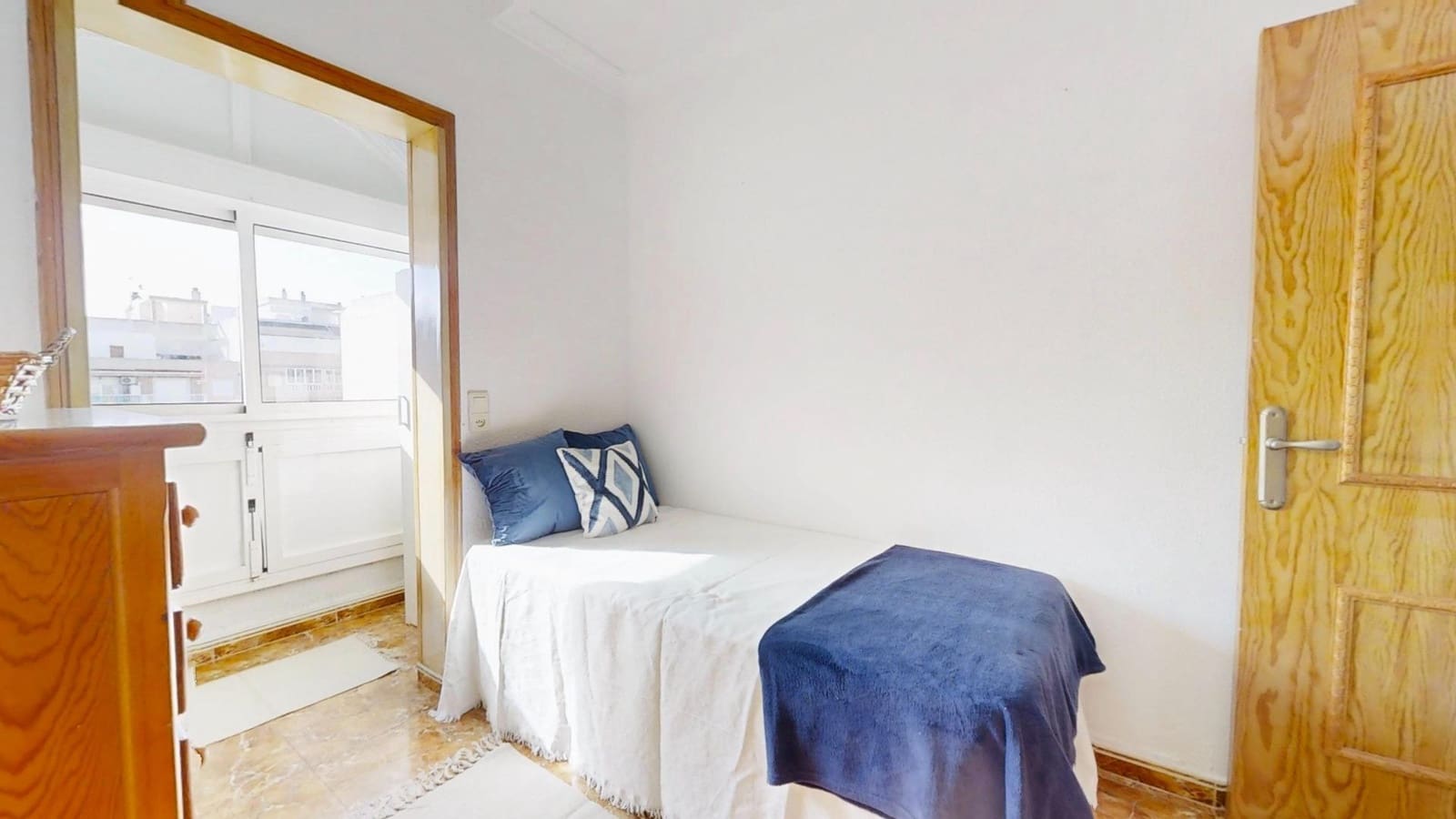 2 soverom Leilighet til salgs i Torrevieja med garasje - € 135 000 (Ref: 9470494)