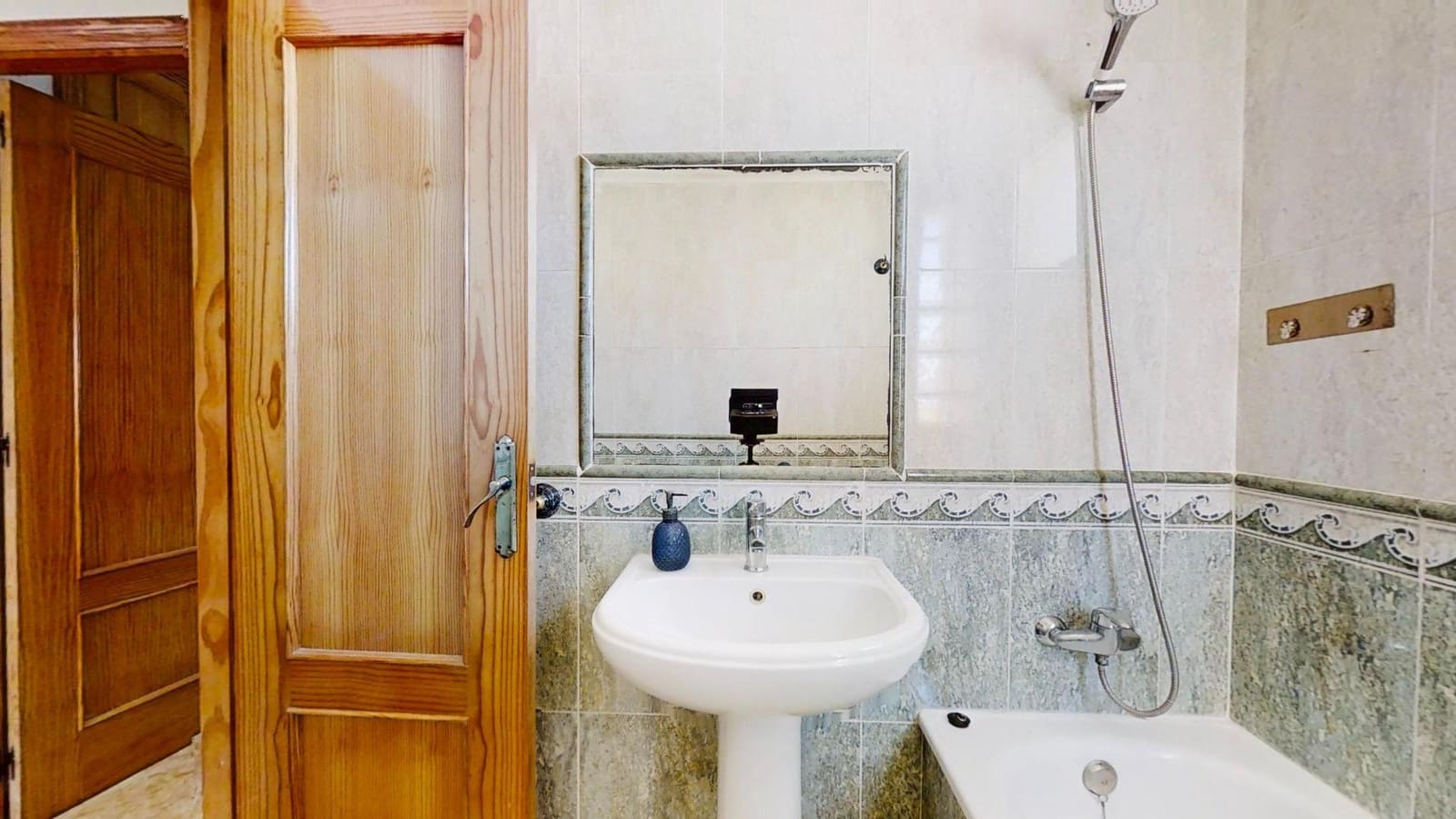 3 sypialnia Willa na sprzedaż w Playa Flamenca z basenem garażem - 190 000 € (Ref: 9712071)