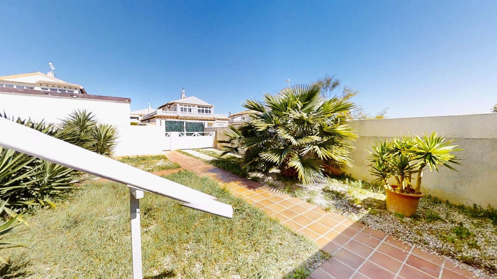 3 sypialnia Willa na sprzedaż w Playa Flamenca z basenem garażem - 190 000 € (Ref: 9712071)