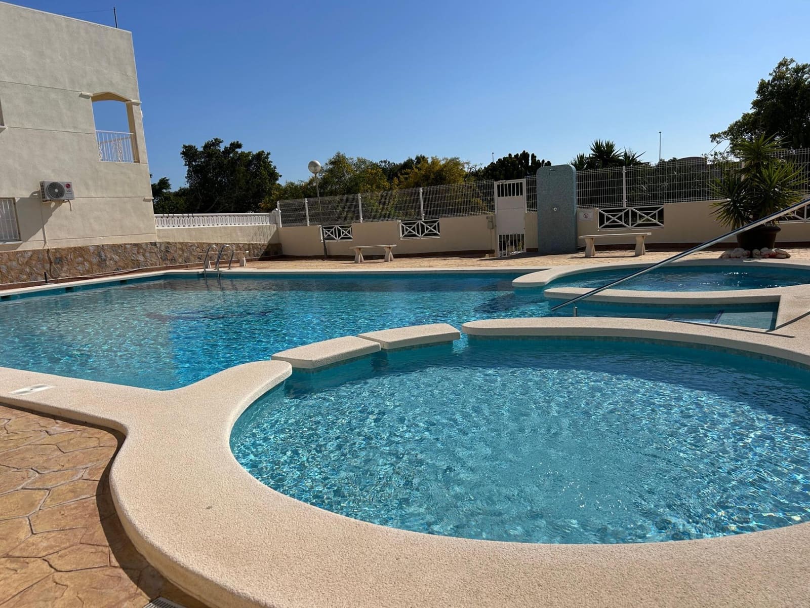 3 bedroom Villa for sale in Playa Flamenca with pool garage - € 190,000 (Ref: 9712071)