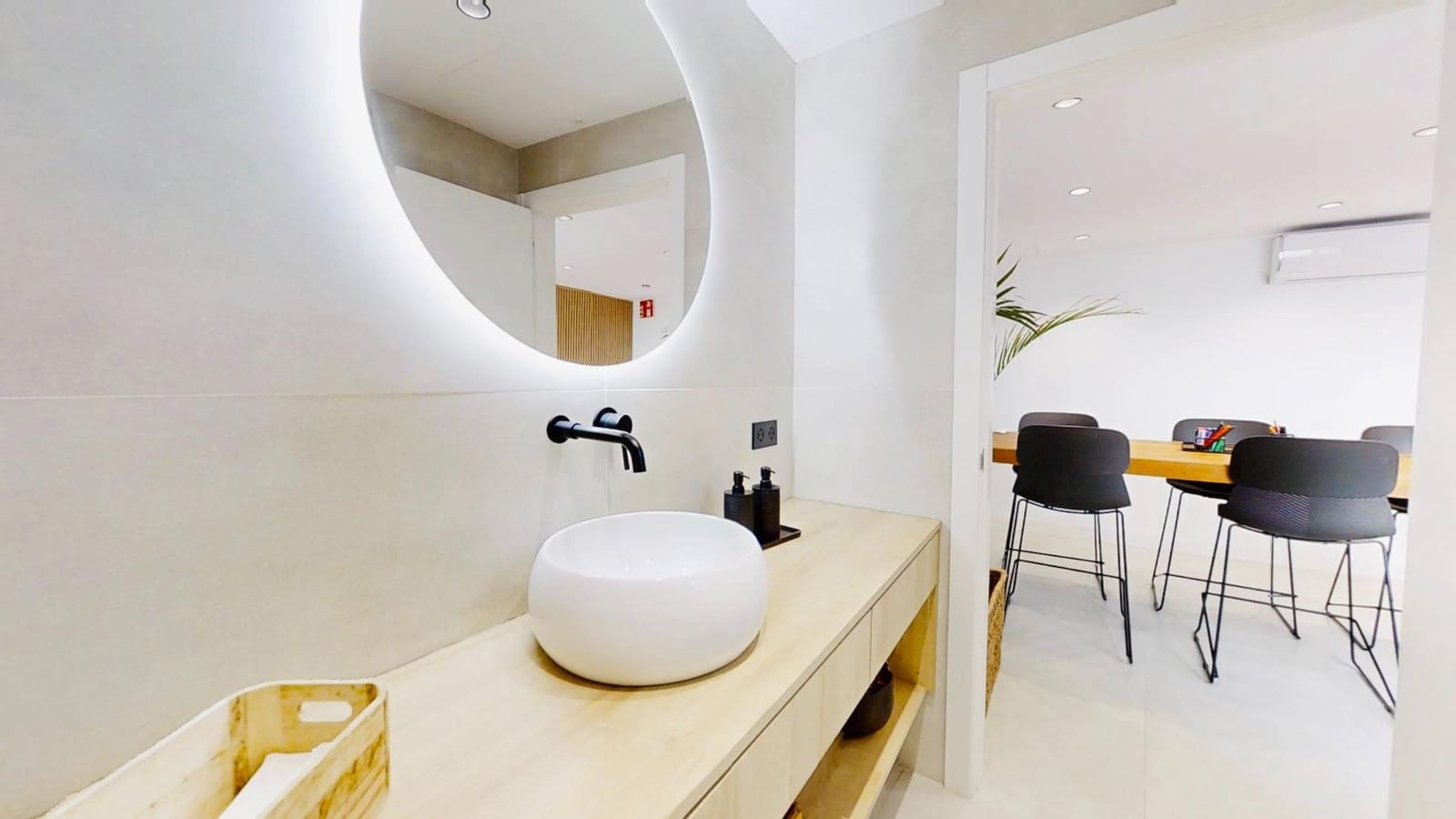 Comercial para venda em Torrevieja - 290 000 € (Ref: 9721794)