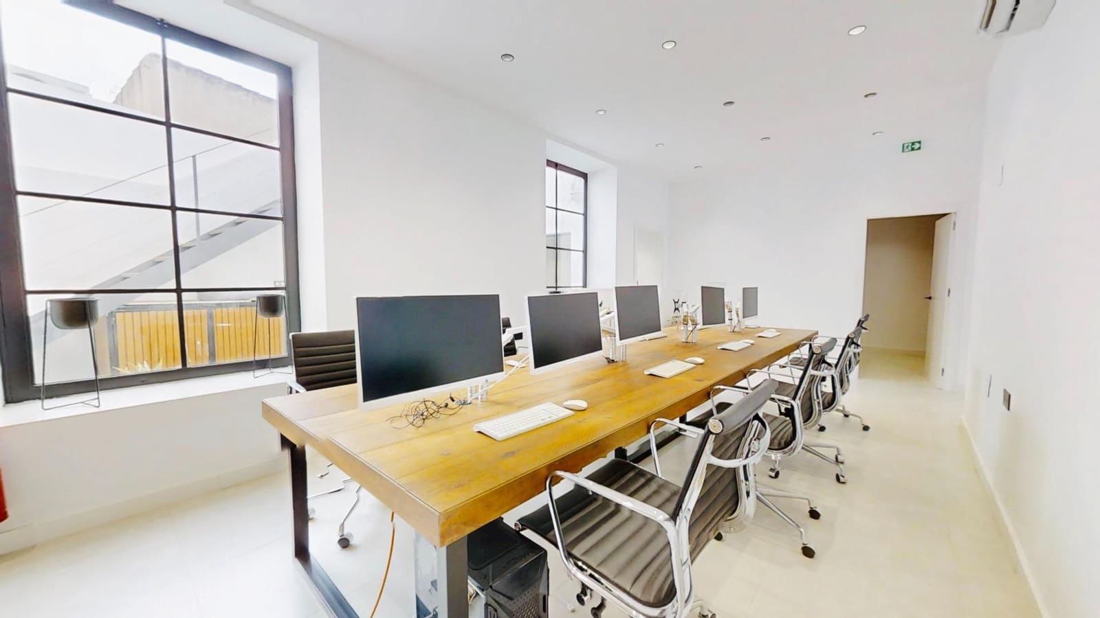 Comercial para venda em Torrevieja - 290 000 € (Ref: 9721794)