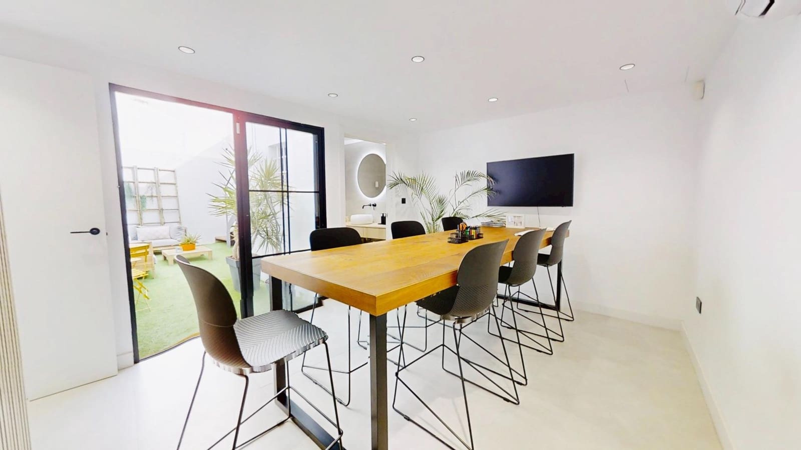 Comercial para venda em Torrevieja - 290 000 € (Ref: 9721794)