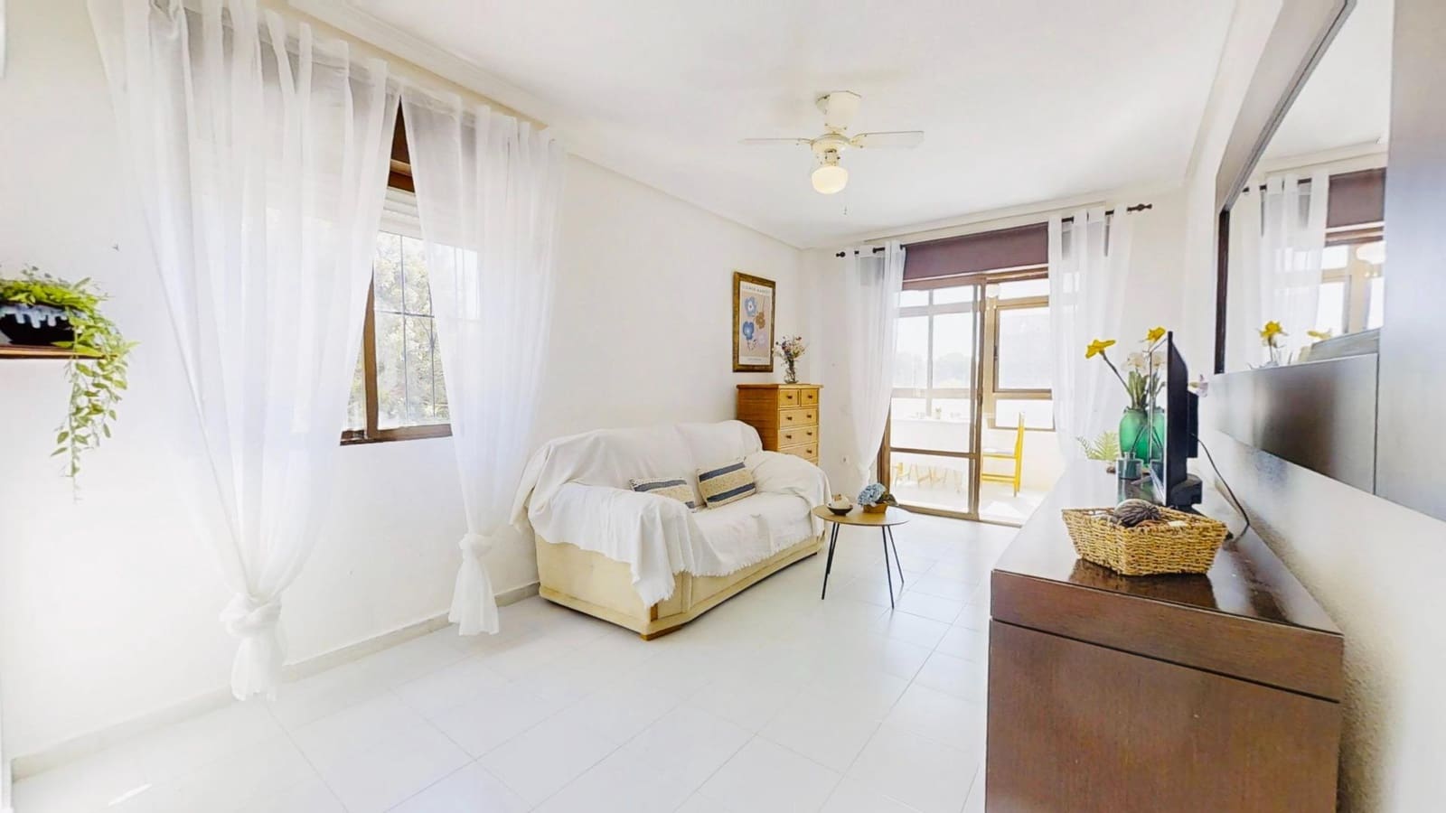 Studio for sale in Torrevieja - € 66,000 (Ref: 9851870)