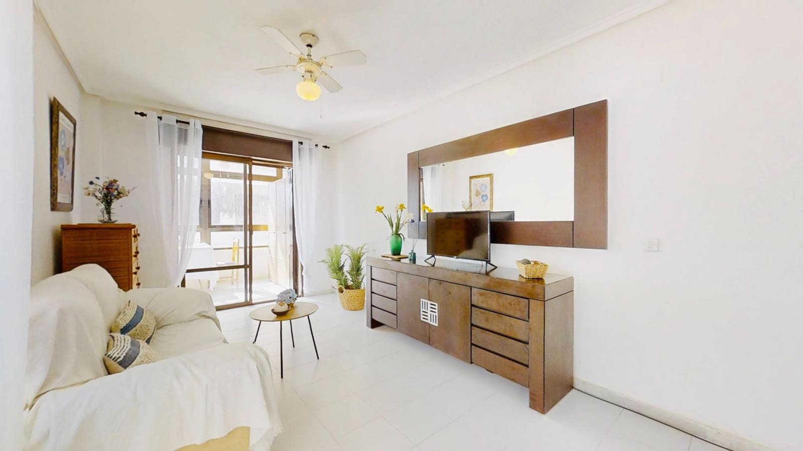 Studio for sale in Torrevieja - € 66,000 (Ref: 9851870)
