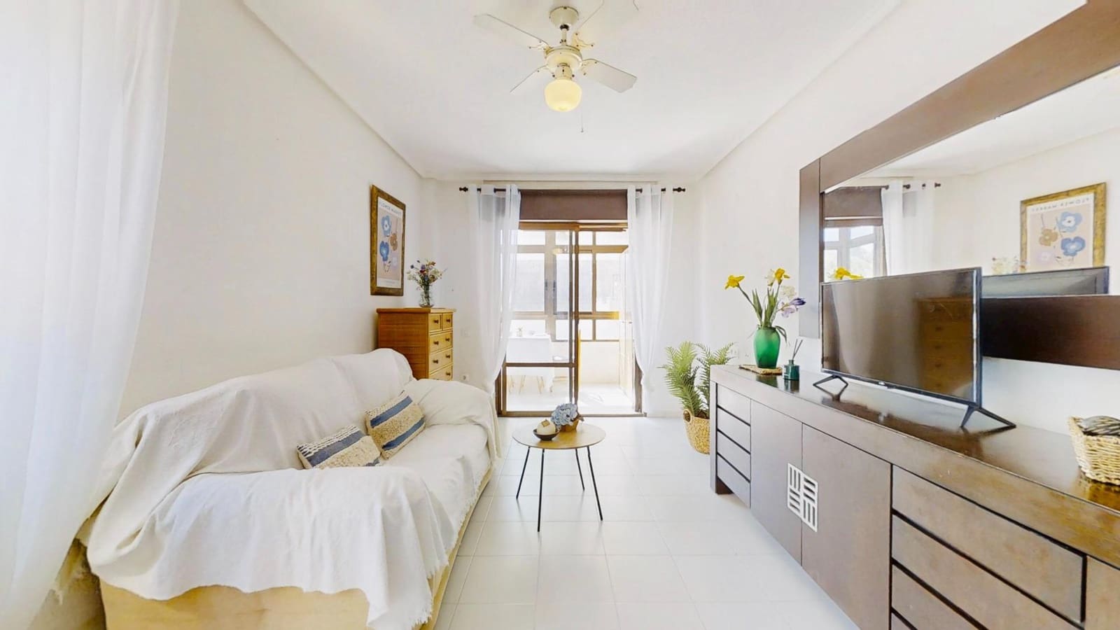 Studio for sale in Torrevieja - € 66,000 (Ref: 9851870)