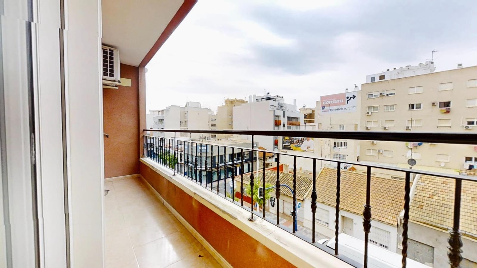3 soverom Leilighet til salgs i Torrevieja med garasje - € 185 000 (Ref: 9884921)