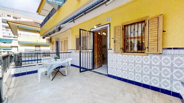 2 makuuhuone Huvila myytävänä paikassa Los Europeos, Torrevieja mukana uima-altaan - 183 900 € (Ref: 9930818)