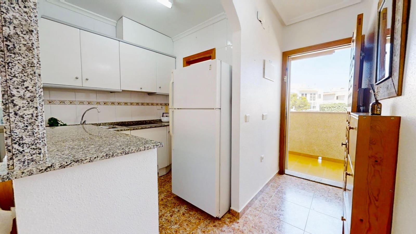 2 soveværelse Lejlighed til salg i Torrevieja med swimmingpool garage - € 138.500 (Ref: 9949887)