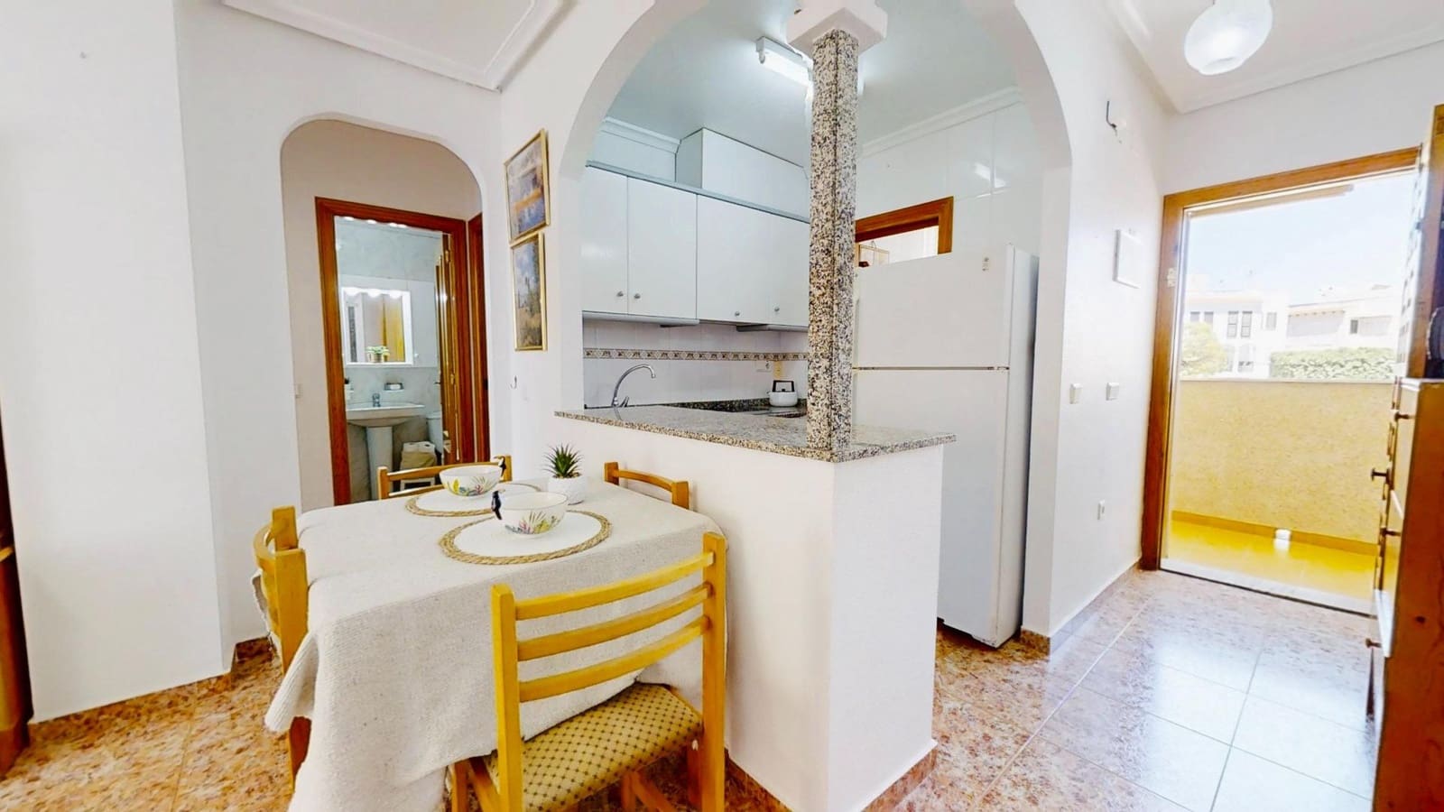 2 soveværelse Lejlighed til salg i Torrevieja med swimmingpool garage - € 138.500 (Ref: 9949887)