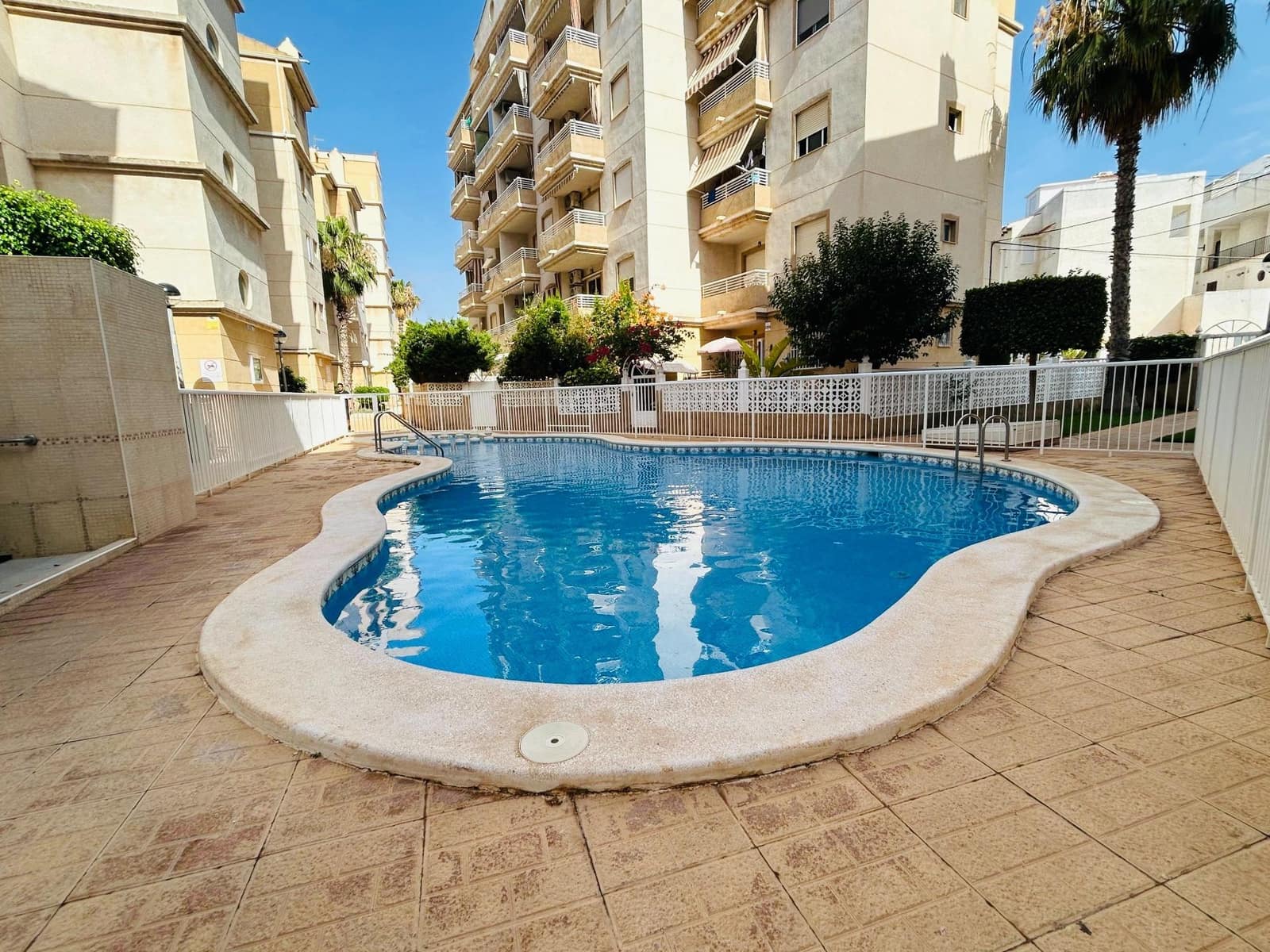 2 chambre Appartement à vendre à Torrevieja avec piscine garage - 138 500 € (Ref: 9949887)