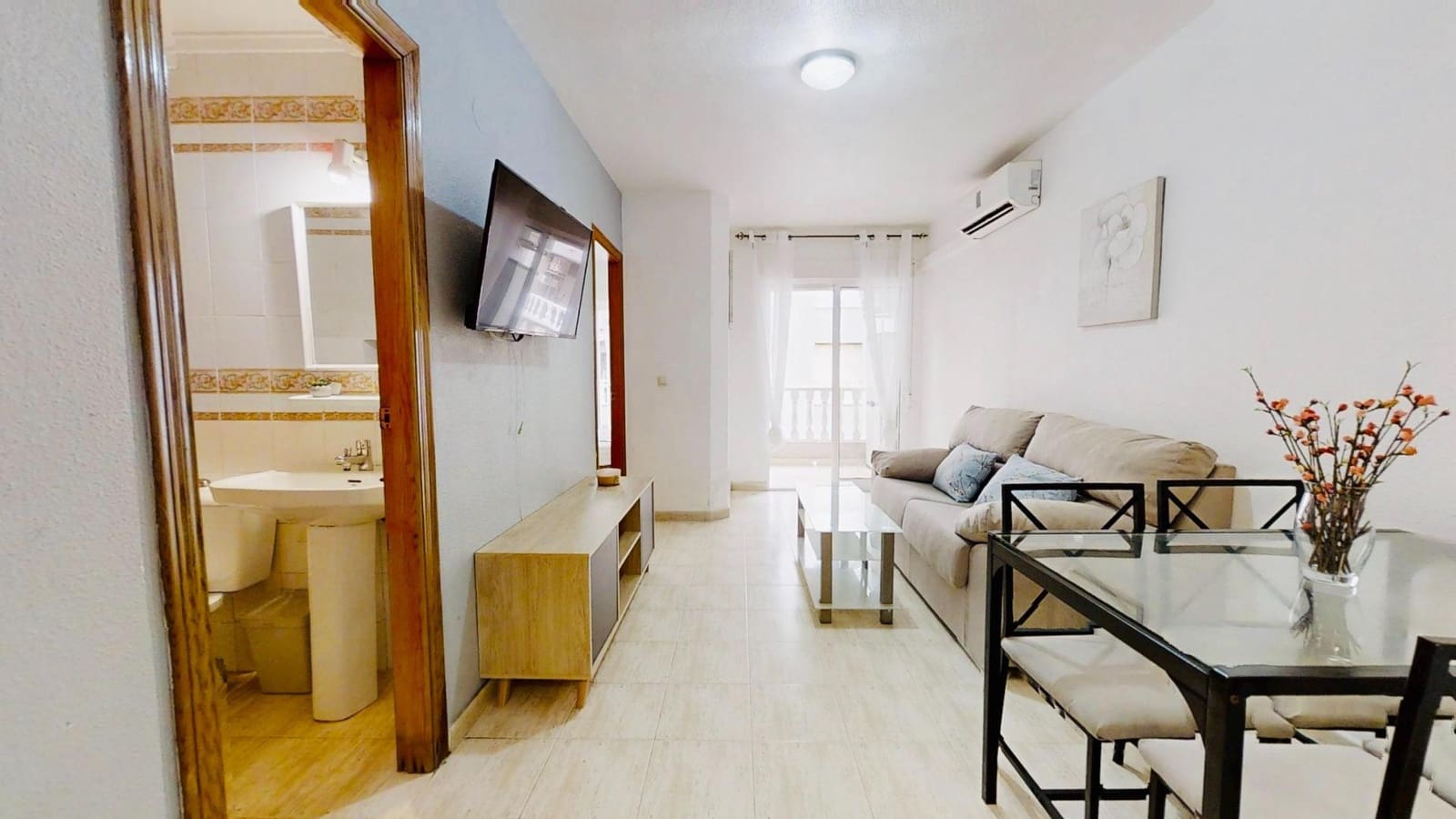 2 sypialnia Apartament do wynajęcia w Torrevieja - 700 € (Ref: 9983088)