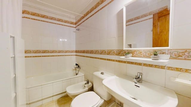 2 soveværelse Lejlighed til leje i Playa del Acequión, Torrevieja - € 700 (Ref: 9983088)