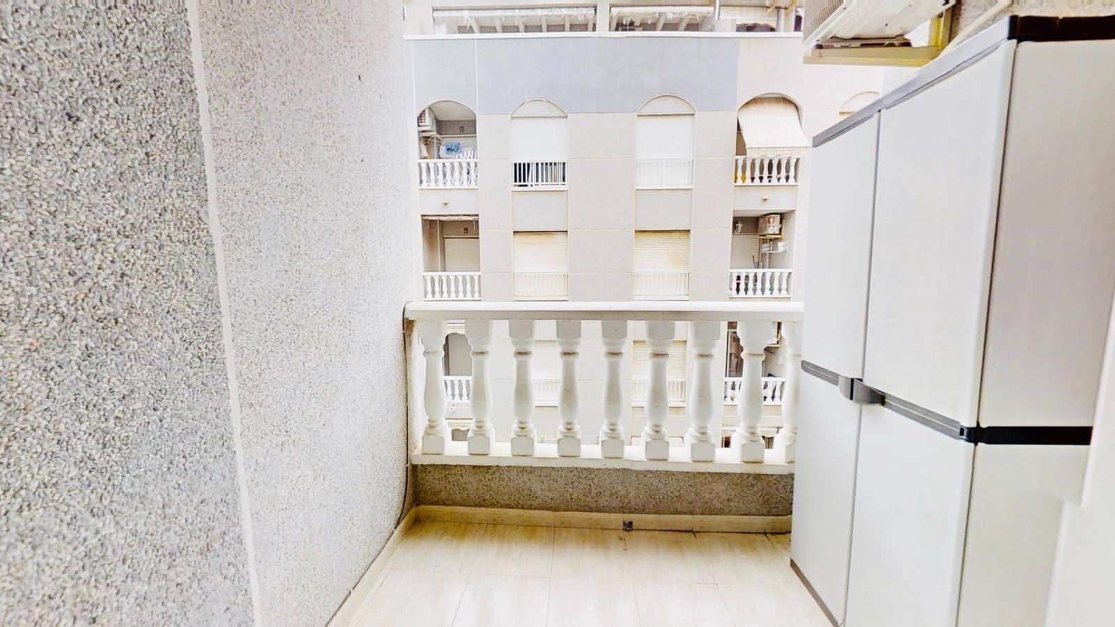 2 sypialnia Apartament do wynajęcia w Torrevieja - 700 € (Ref: 9983088)
