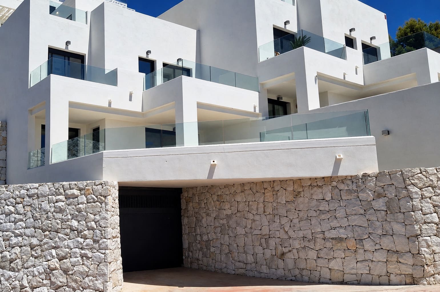 4 soveværelse Byhus til salg i Benalmadena med swimmingpool garage - € 699.000 (Ref: 8866294)