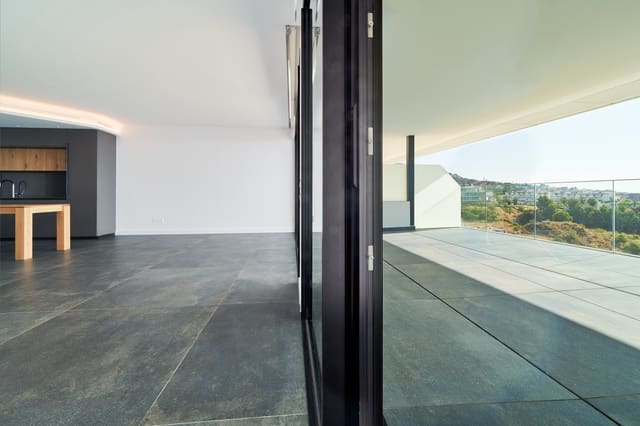 2 makuuhuone Huoneisto myytävänä paikassa Las Gaviotas  - Carvajal, Fuengirola mukana uima-altaan - 1 100 000 € (Ref: 8909702)