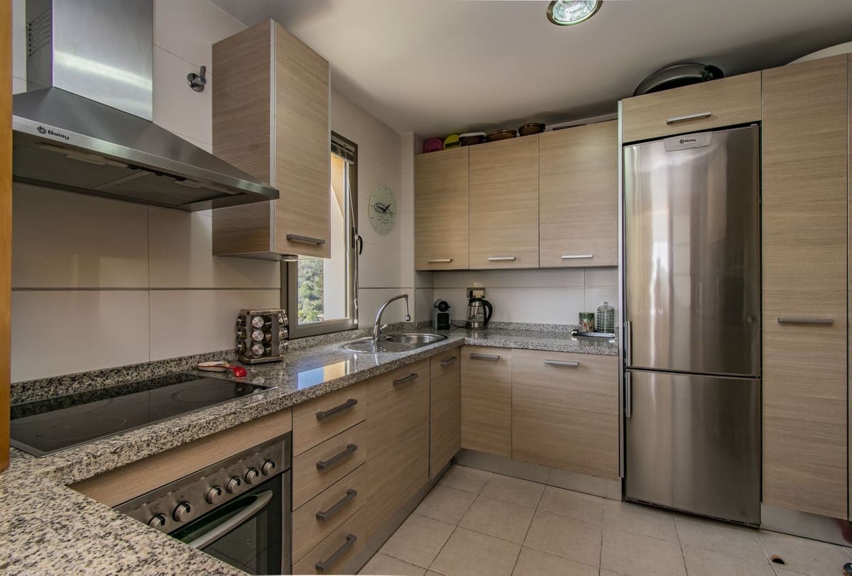 3 quarto Penthouse para venda em New Golden Mile com piscina garagem - 495 000 € (Ref: 8909901)