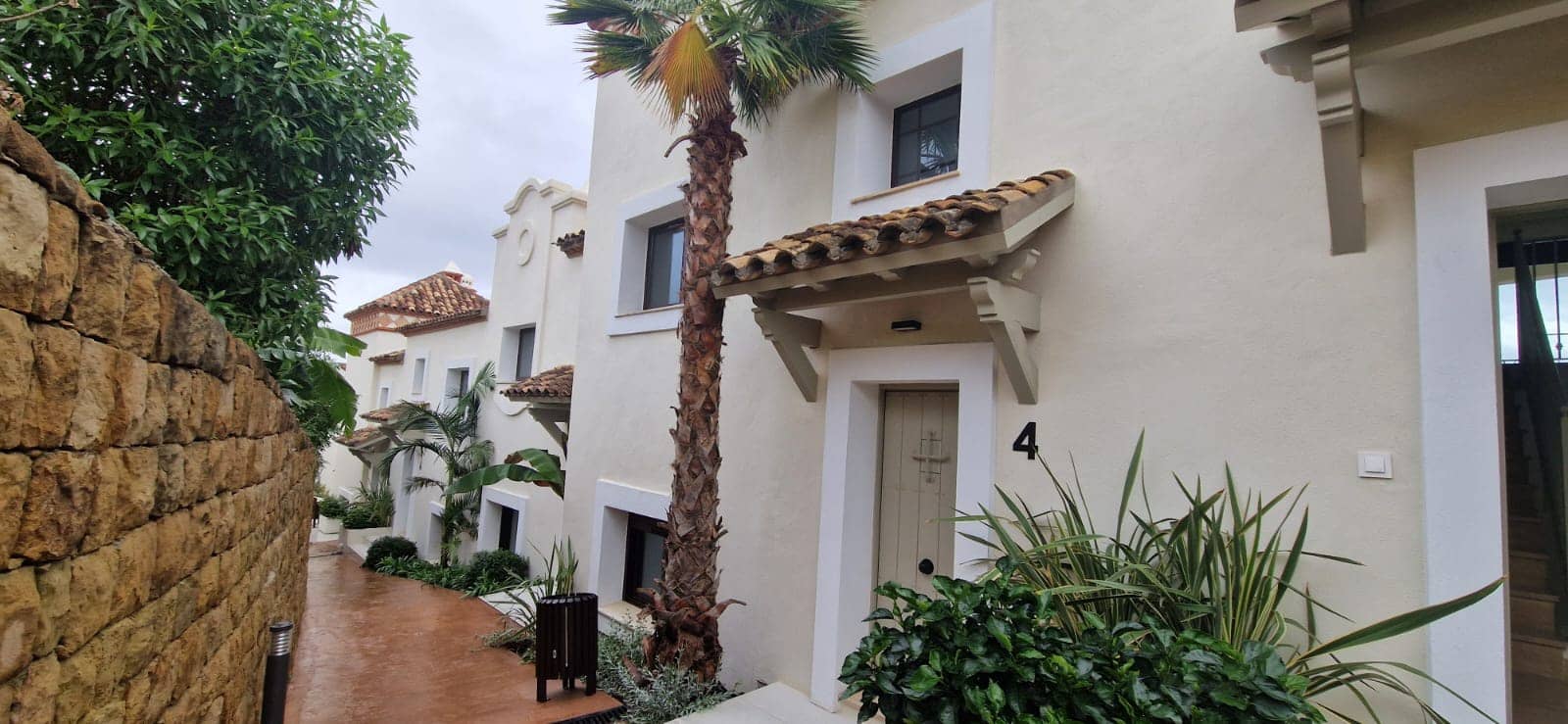 3 quarto Casa em Banda para venda em Estepona com piscina - 470 250 € (Ref: 8910796)