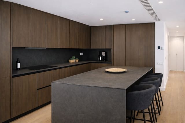 2 Zimmer Apartment zu verkaufen in Zona Puerto Deportivo, Fuengirola - 585.000 € (Ref: 9566400)