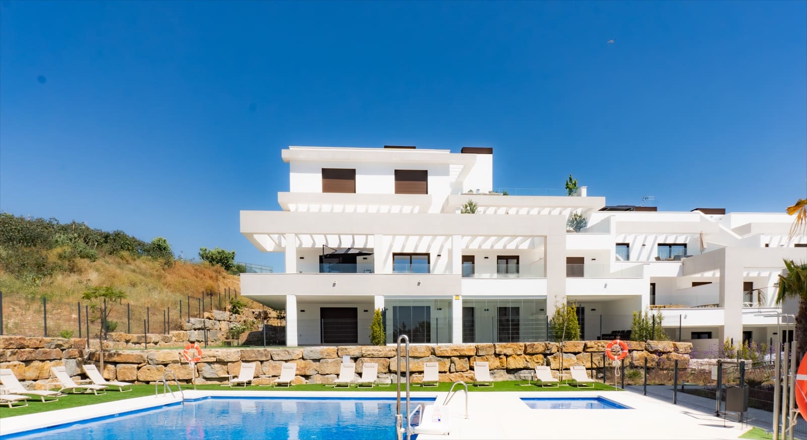 3 makuuhuone Kattohuoneisto myytävänä paikassa Estepona mukana uima-altaan 
autotalli - 739 000 € (Ref: 9902593)