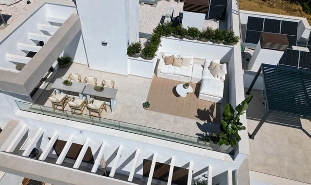 3 makuuhuone Kattohuoneisto myytävänä paikassa Bahía Dorada, Estepona mukana uima-altaan 
autotalli - 739 000 € (Ref: 9902593)