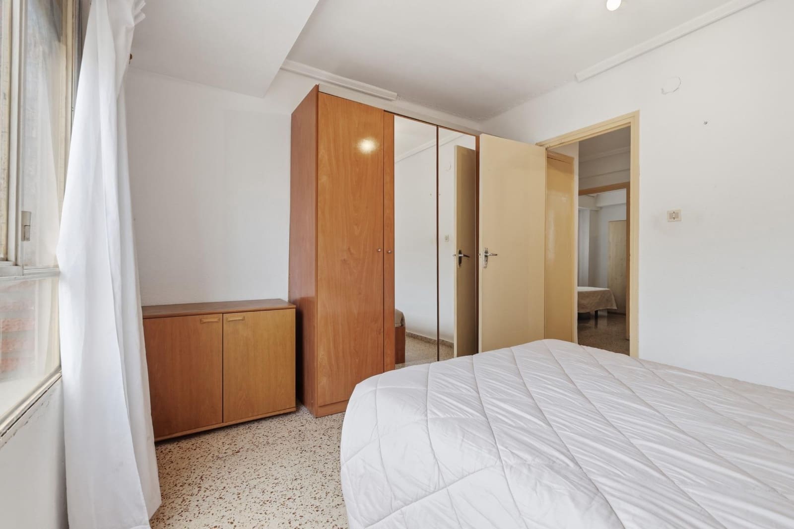 Piso de 3 habitaciones en Burjassot en venta - 155.000 € (Ref: 10180859)
