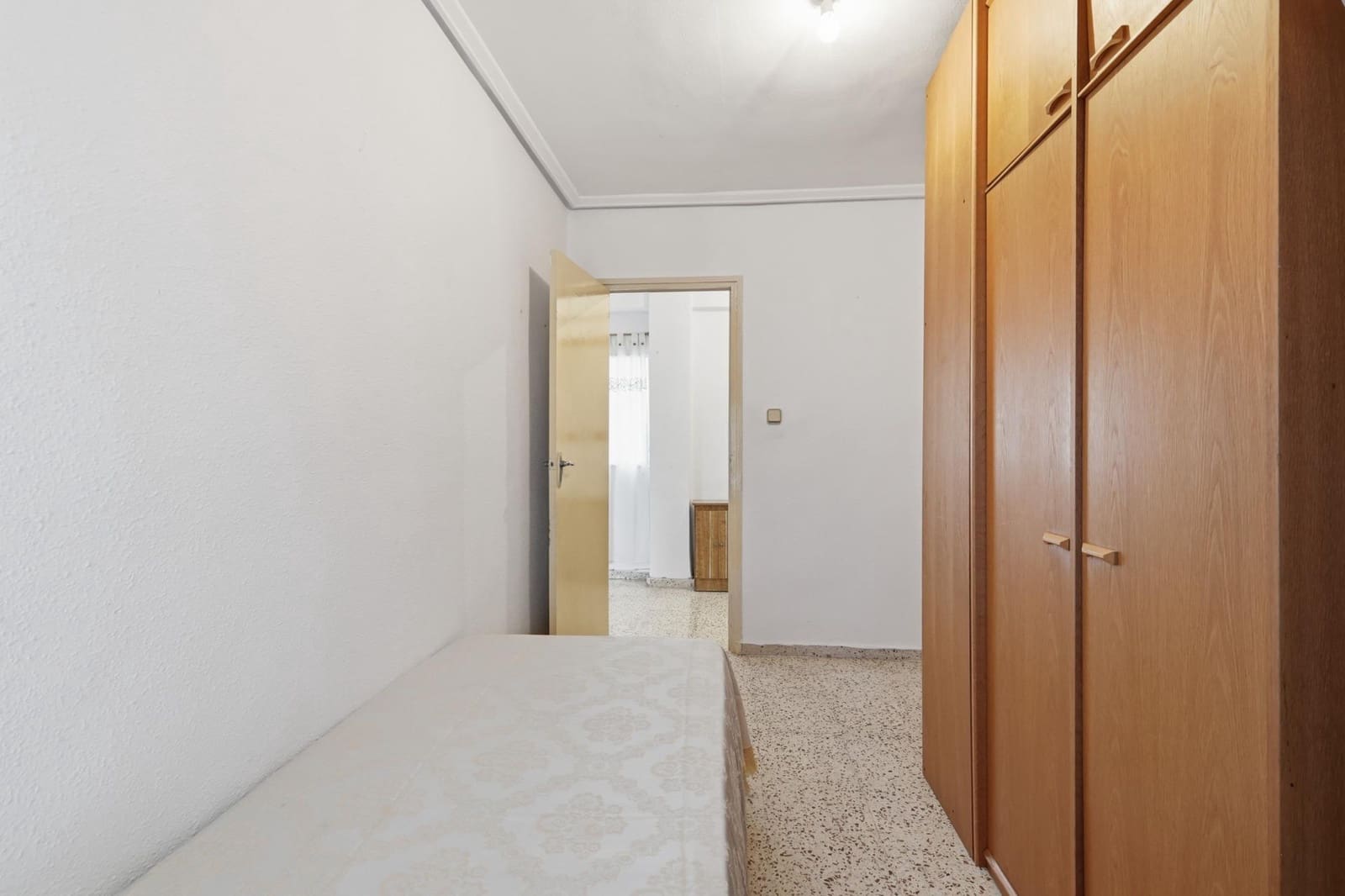 Piso de 3 habitaciones en Burjassot en venta - 155.000 € (Ref: 10180859)