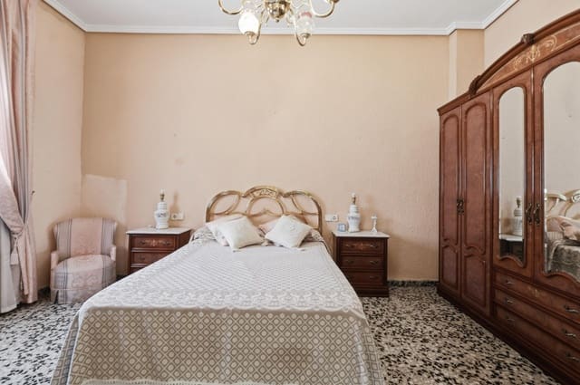 6 soverom Hus til salgs i Burjassot - € 420 000 (Ref: 10180862)