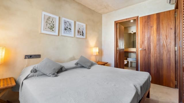 2 bedroom Apartment for sale in La Savina, Formentera municipality - € 730,000 (Ref: 9564036)