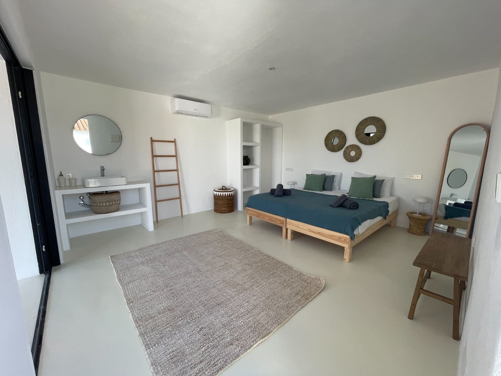 5 bedroom Villa for sale in Formentera municipality with pool garage - € 2,450,000 (Ref: 9566528)