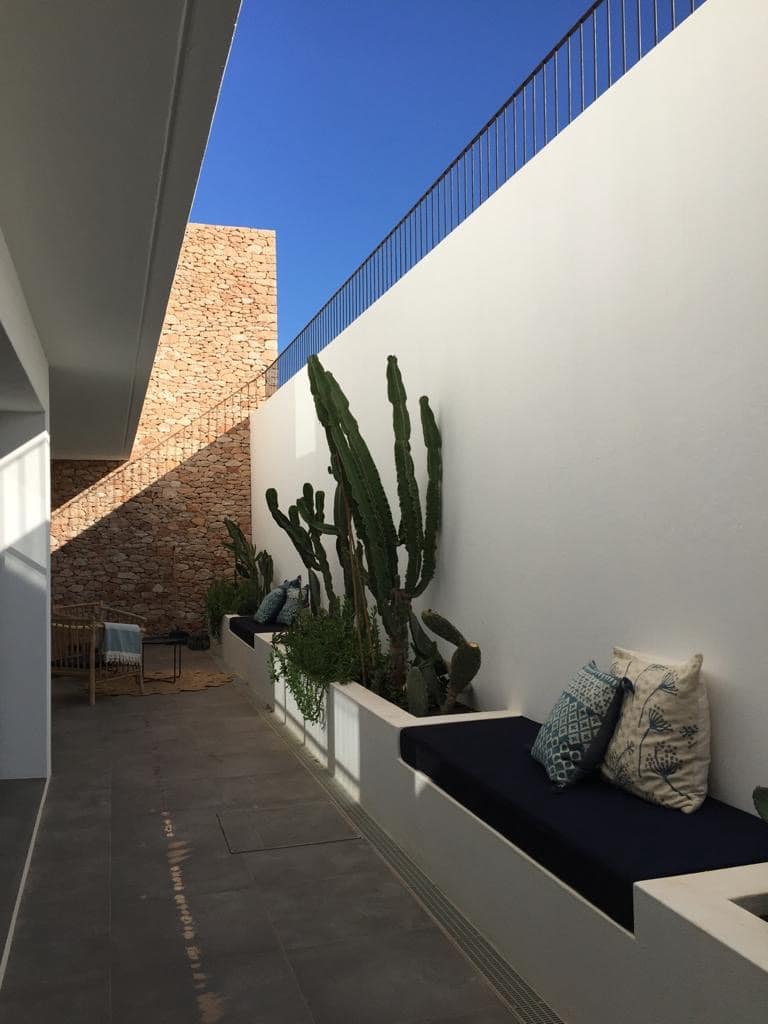 6 bedroom Villa for sale in Formentera municipality with pool garage - € 4,800,000 (Ref: 9566700)