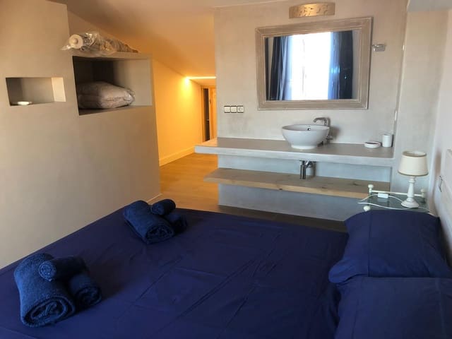 2 makuuhuone Huoneisto myytävänä paikassa Es Pujols, Formentera kunta - 450 000 € (Ref: 9610101)