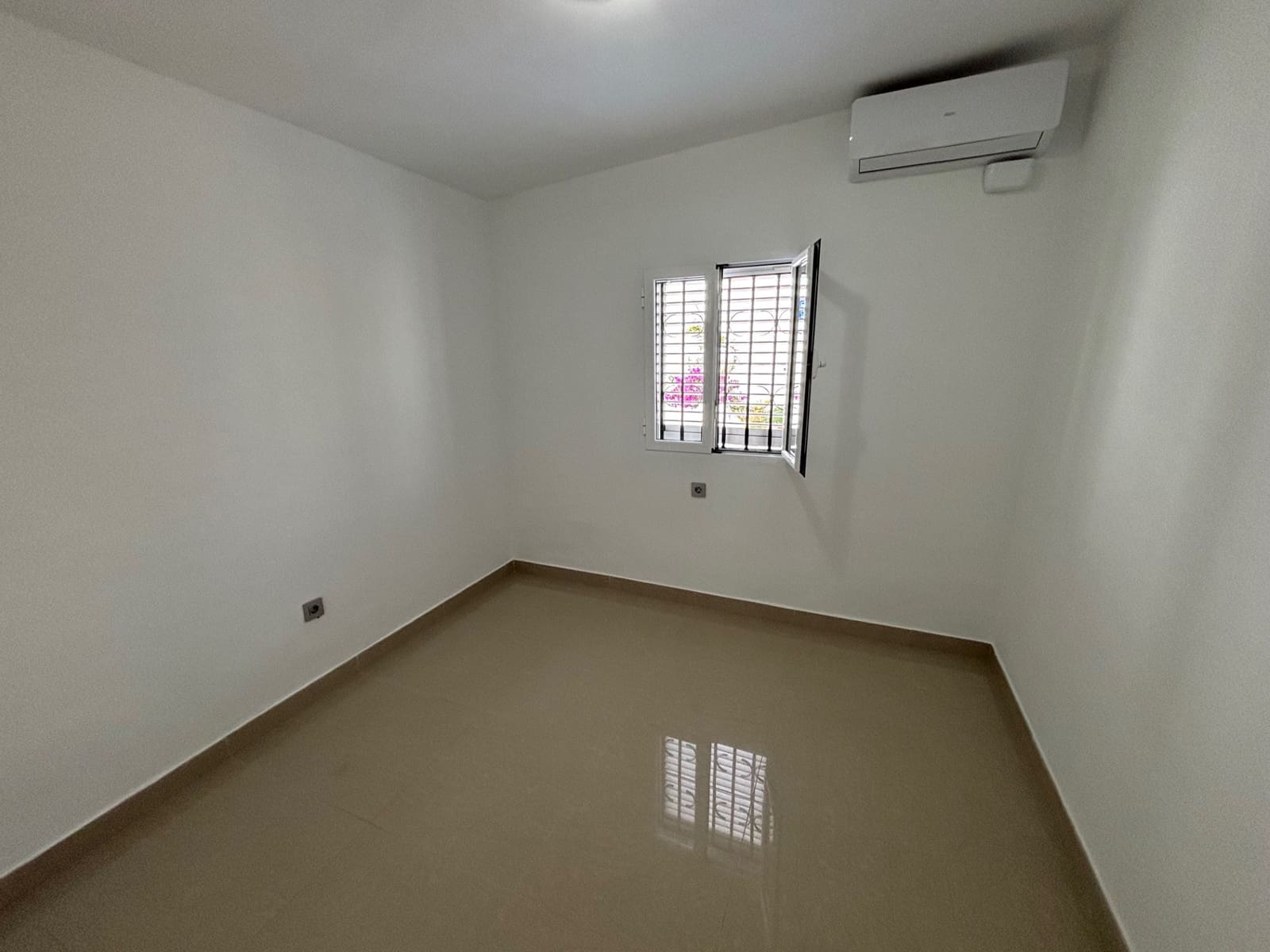 2 makuuhuone Bungalow vuokrattavana paikassa San Bartolome de Tirajana mukana uima-altaan 
autotalli - 2 350 € (Ref: 10043581)