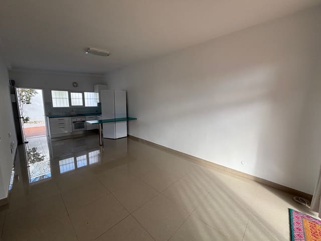 2 makuuhuone Bungalow vuokrattavana paikassa San Bartolomé de Tirajana mukana uima-altaan 
autotalli - 2 350 € (Ref: 10043581)