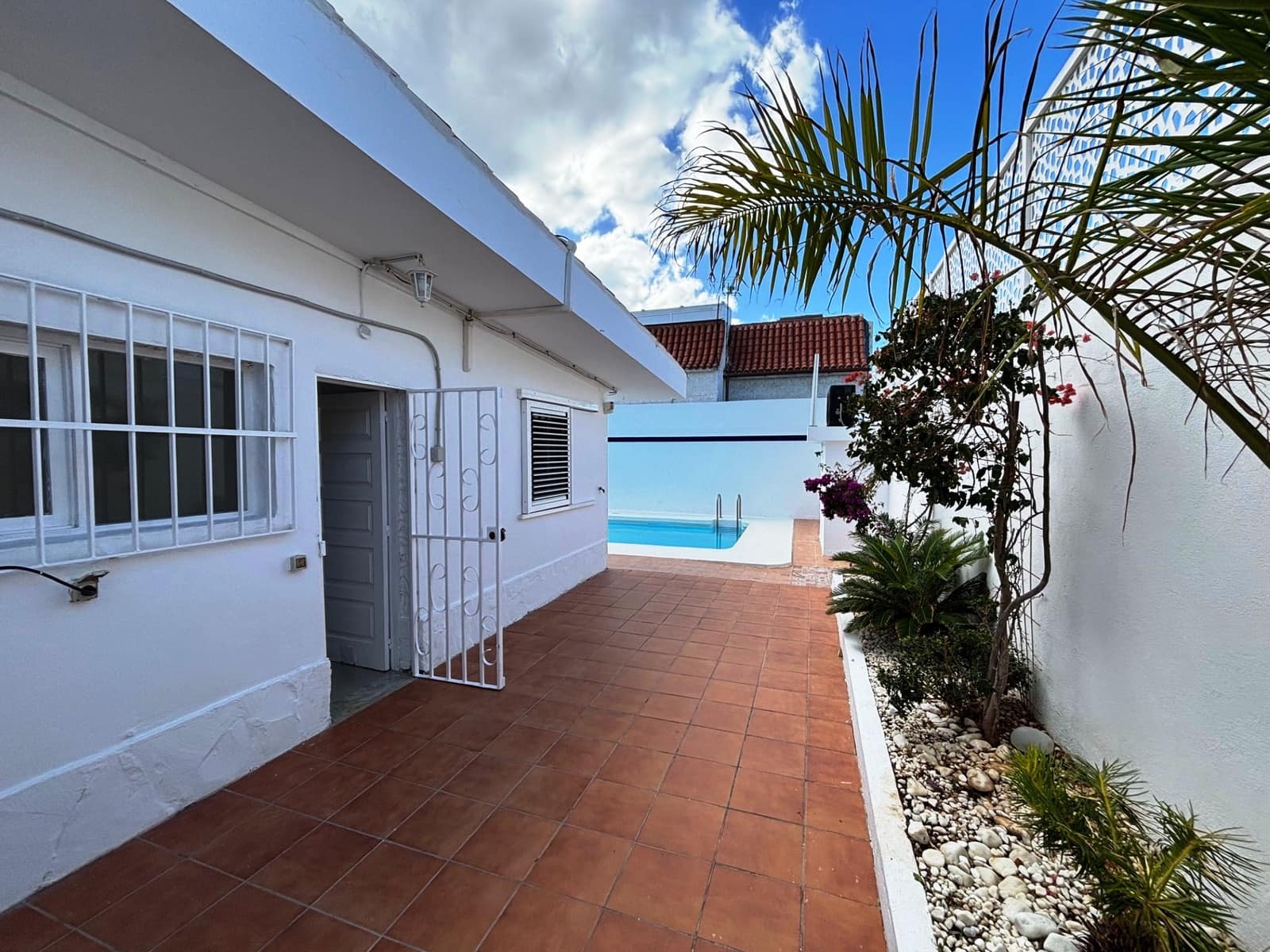 2 makuuhuone Bungalow vuokrattavana paikassa San Bartolome de Tirajana mukana uima-altaan 
autotalli - 2 350 € (Ref: 10043581)
